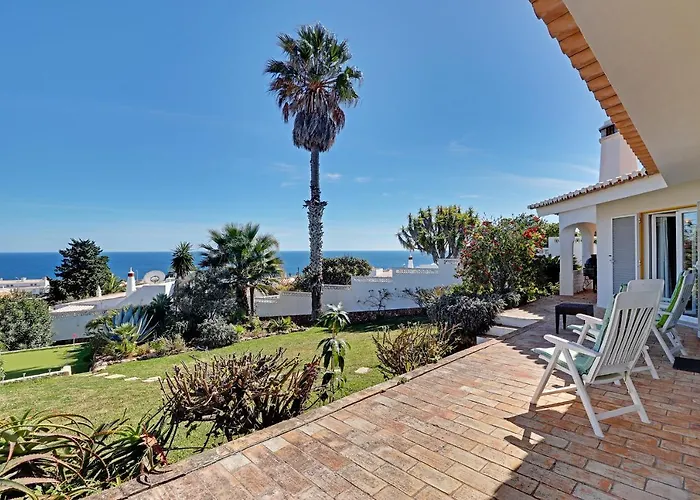 Casa Flores By Portucasa Montinhos da Luz