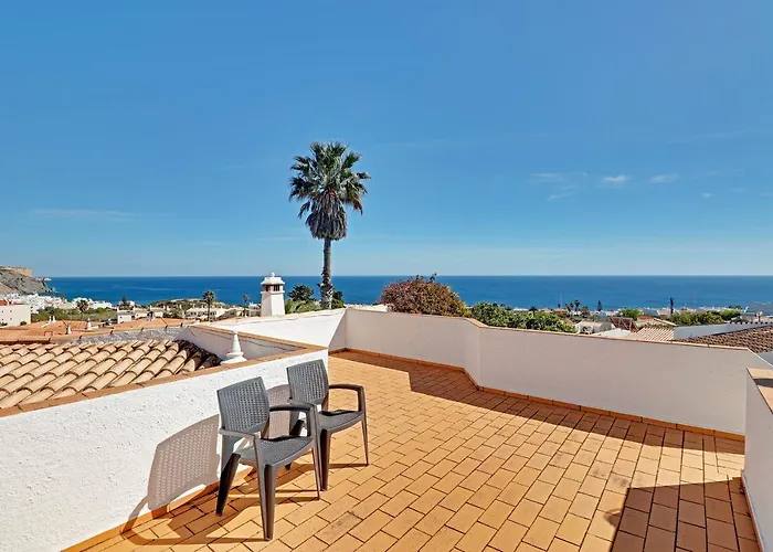 Casa Flores By Portucasa