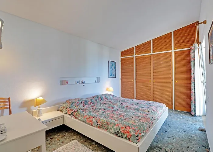 Casa Flores By Portucasa Montinhos da Luz